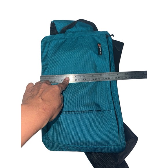 Protec A502 ZIP Sling Bag Backpack Teal Tablet iPad Padded Compartments EUC - Picture 4 of 9